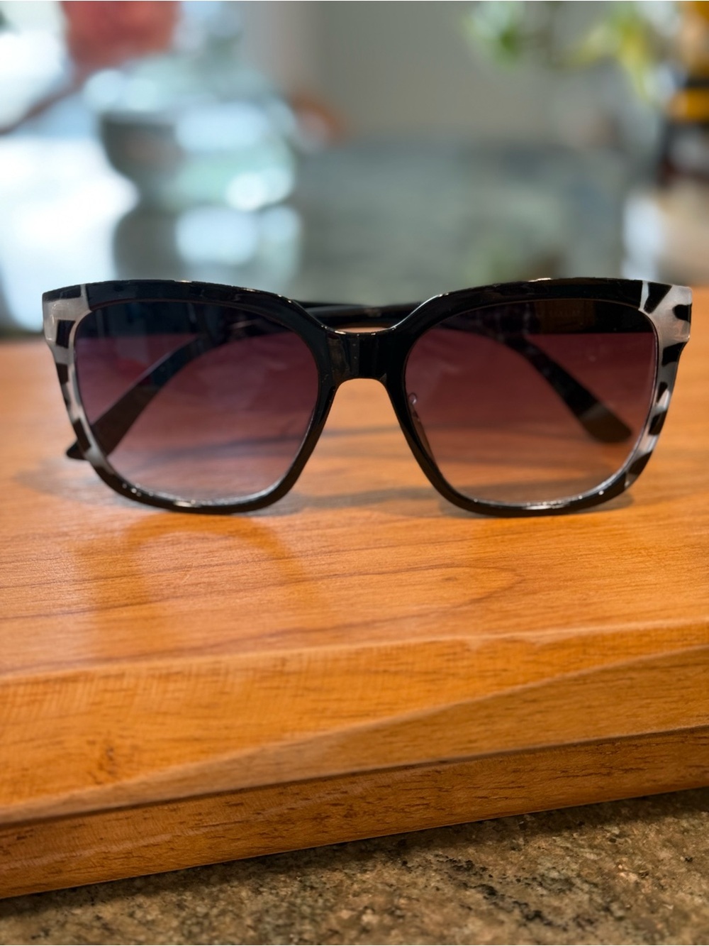 Black and White Patterned Cat-Eye Sunglasses with Gradient Lenses
